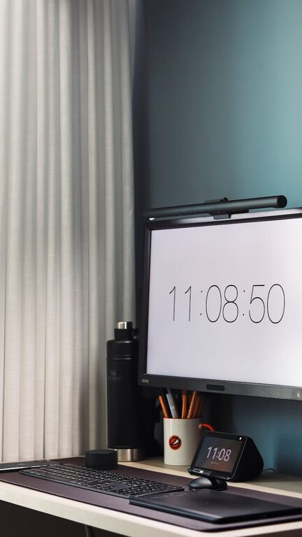 Simple Tips for Organizing a Clutter-Free and Productive Home Workspace